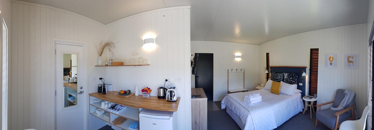 Cooks Beach Admiral Waters B&B 외부 사진