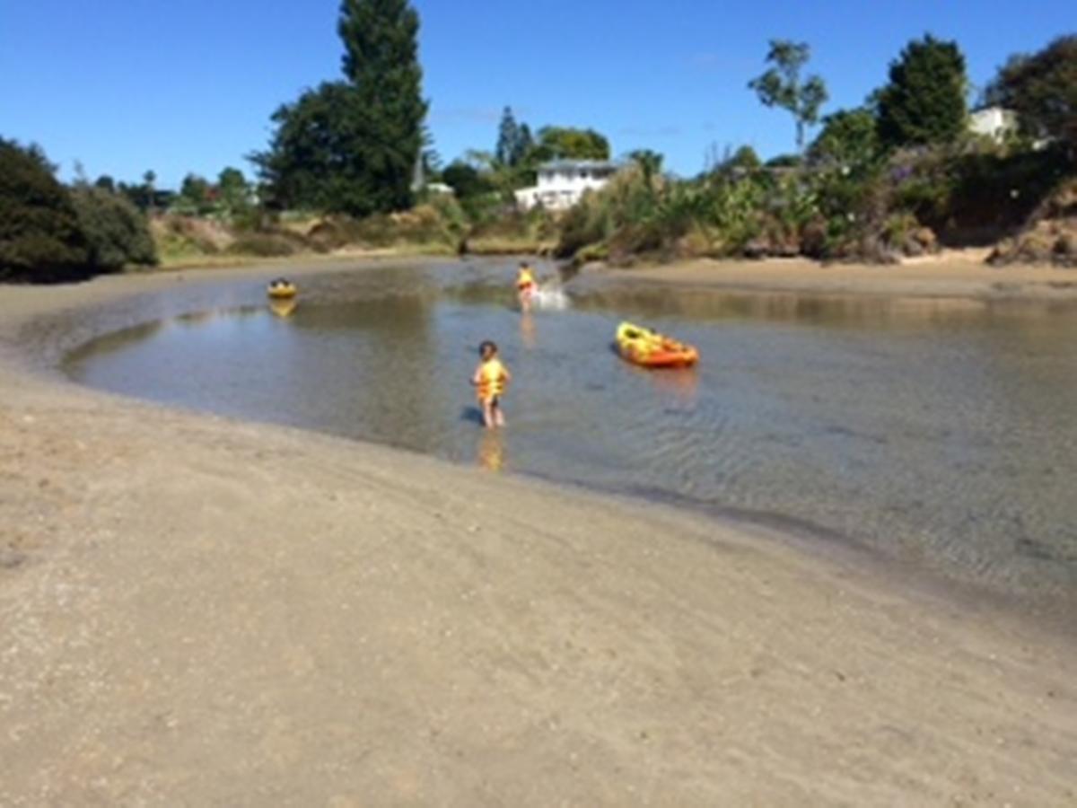 Cooks Beach Admiral Waters B&B 외부 사진
